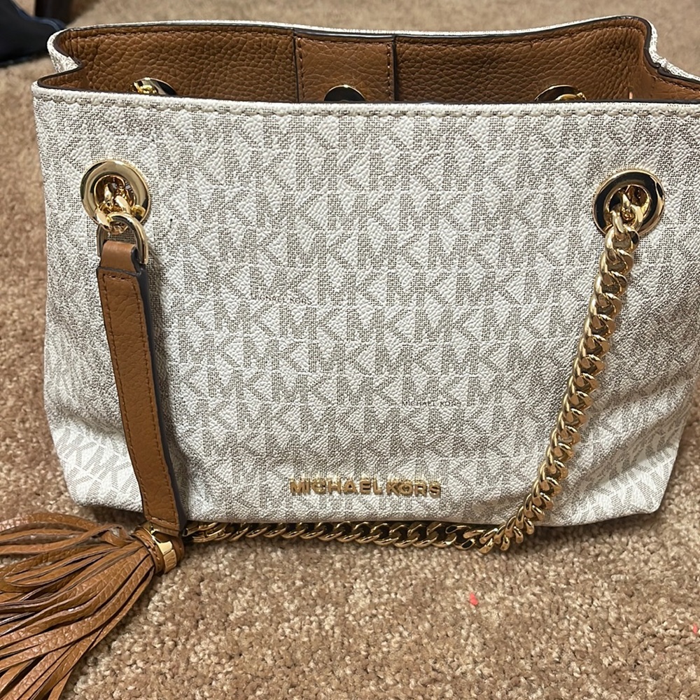 Michael Kors purse